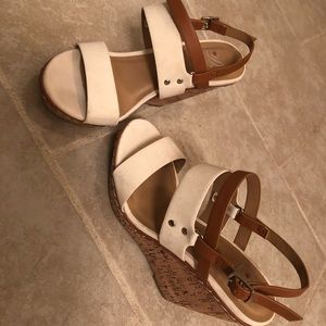 Cute ivory and brown wedges
